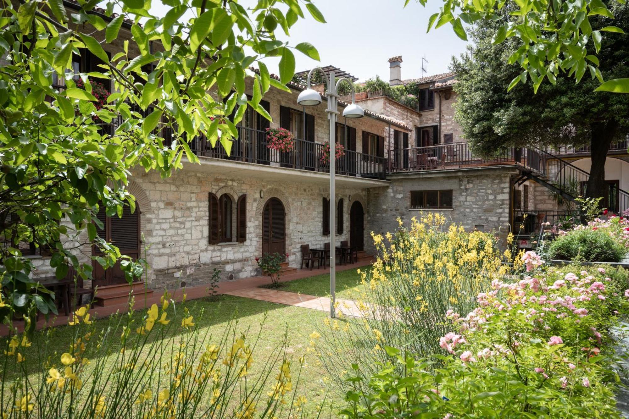 Hotel San Marco Губбио Экстерьер фото